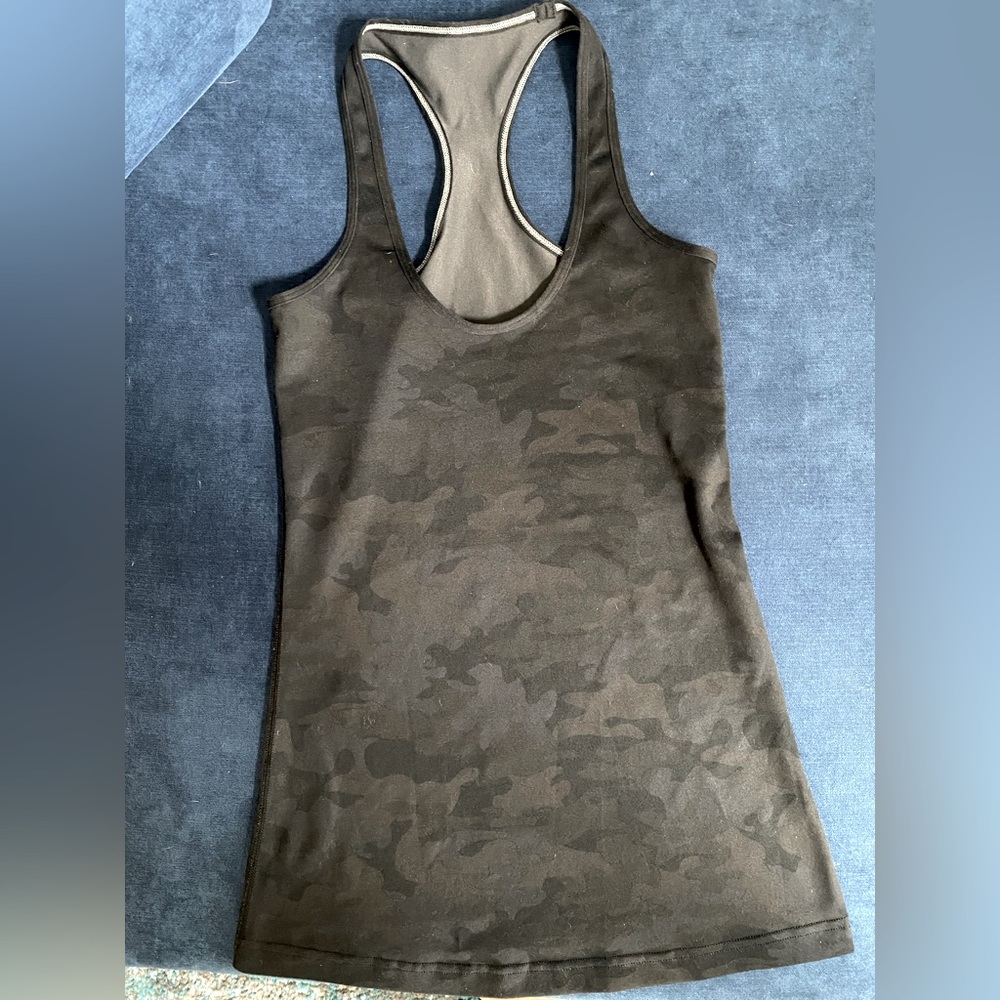 Sold Out Lululemon Athletica Black Camo CRB Sz 6